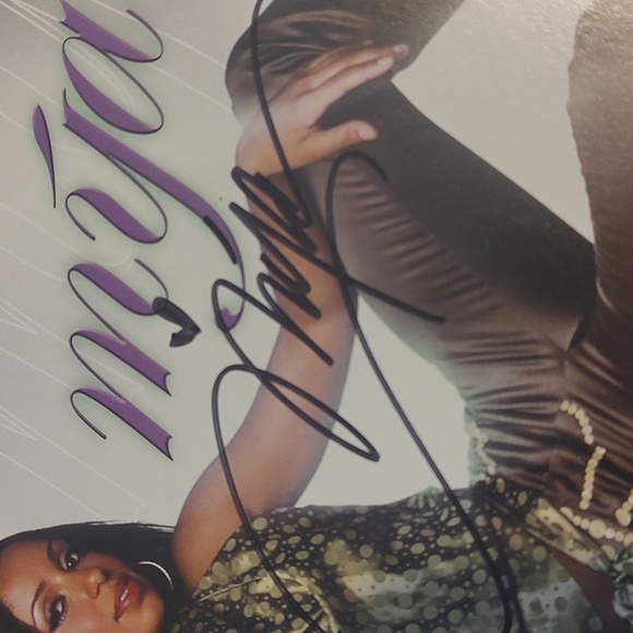 Mya Harrison Autograph Photo - Picture 2 of 4